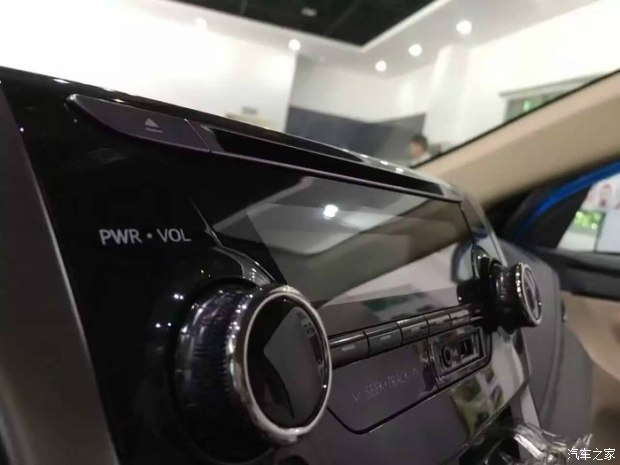 细节小改 曝新款YARiS L 致炫内饰谍照