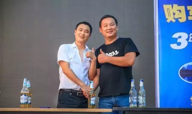 啤酒、冰饮免费喝